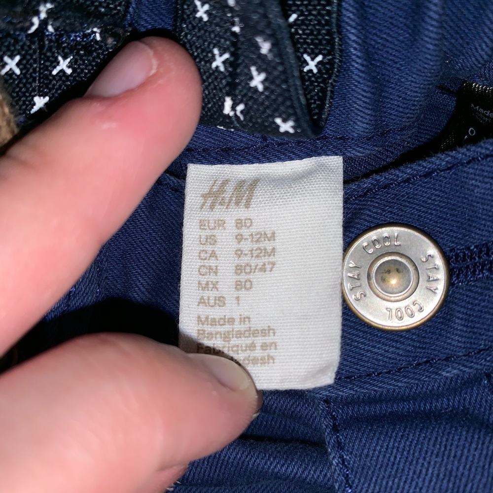 ⛔️SOLD⛔️H&M blue denim shorts with suspenders - Picture 2 of 3